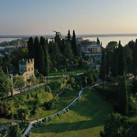 Cortine Palace