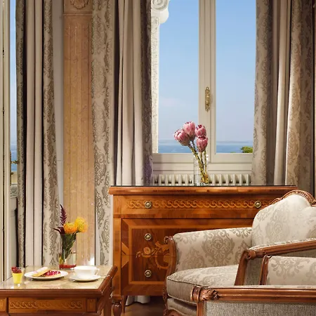 Cortine Palace 5*