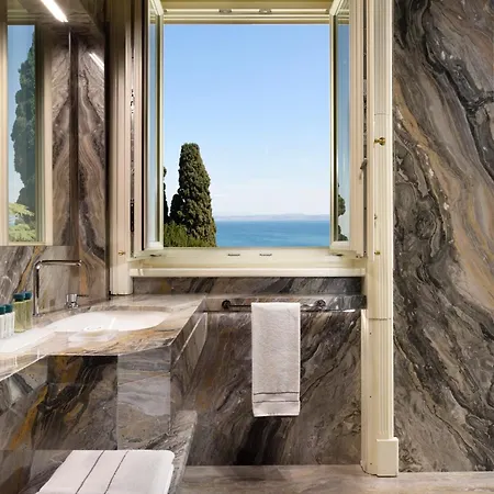 Cortine Palace 5*