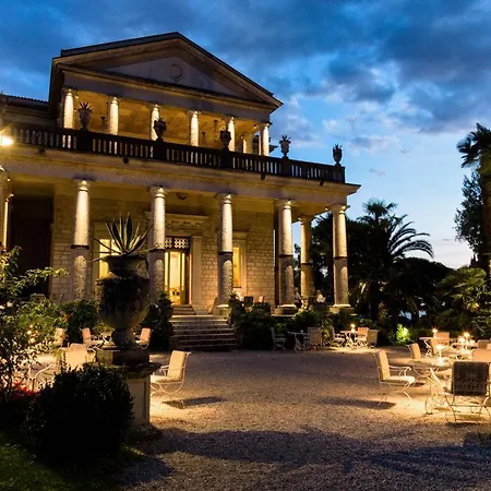 Cortine Palace